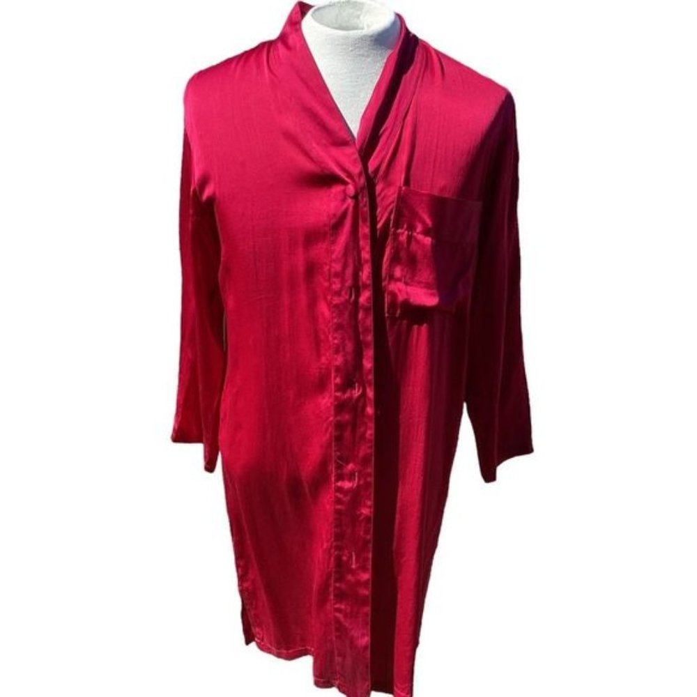 Silk?and Satin fuchsia nightgown 100% silk, small.  0473